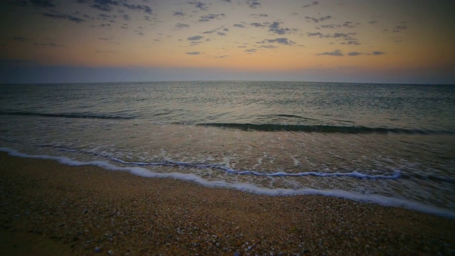 海滩上的日出视频素材