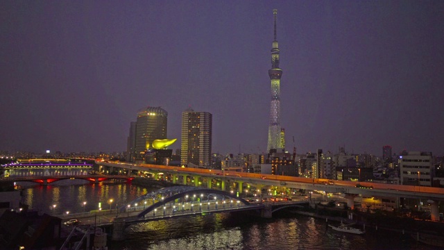 美丽的建筑建筑与东京的天空树和城市生活在日本东京视频素材