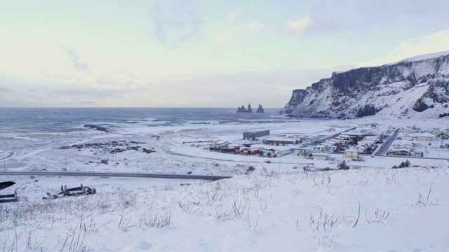 风景优美，冰雪覆盖的景观和海洋，冰岛视频素材