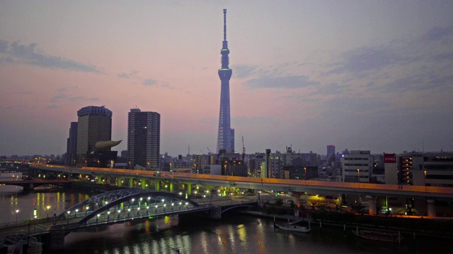 美丽的建筑建筑与东京的天空树和城市生活在日本东京视频素材