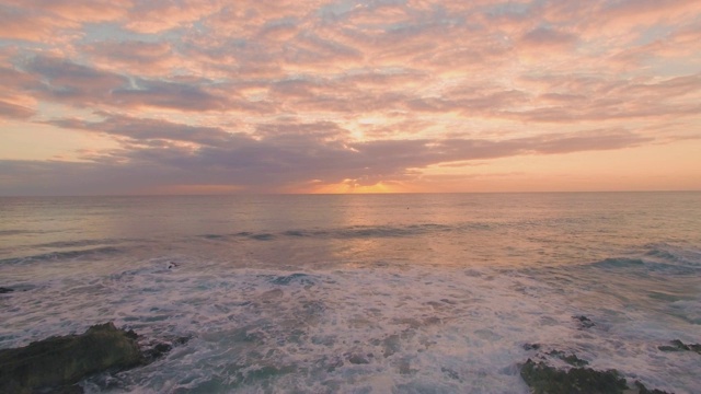 空中坎昆:海岸线日出视频素材