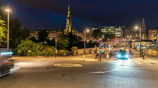 英国苏格兰爱丁堡老城夜晚的延时拍摄视频素材