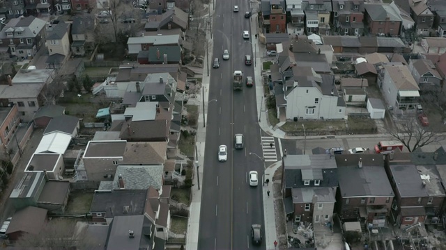 一个大城市道路的建立镜头。视频素材