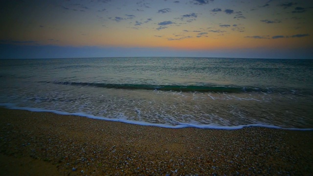 海滩上的日出视频素材