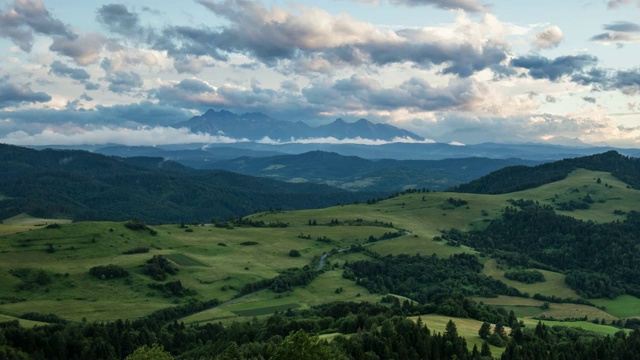 山脉夏季景观的时间流失- Pieniny / Tatras，斯洛伐克视频素材