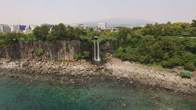 济州岛西浦的正邦瀑布视频素材