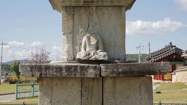 三层石塔(建于统一新罗时期)，位于桑州华达里视频素材