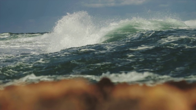 汹涌的地中海和海浪视频素材