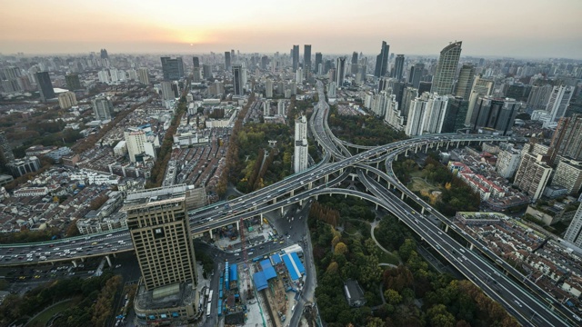 4K延时镜头:上海高速公路鸟瞰图视频素材