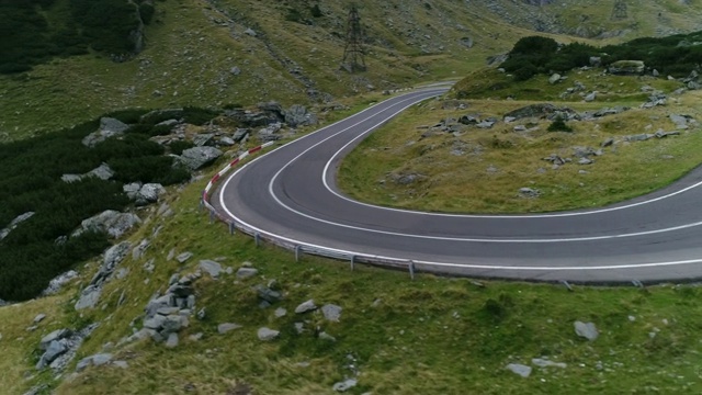 带无人机的山口。Transfagarasan道路。视频下载