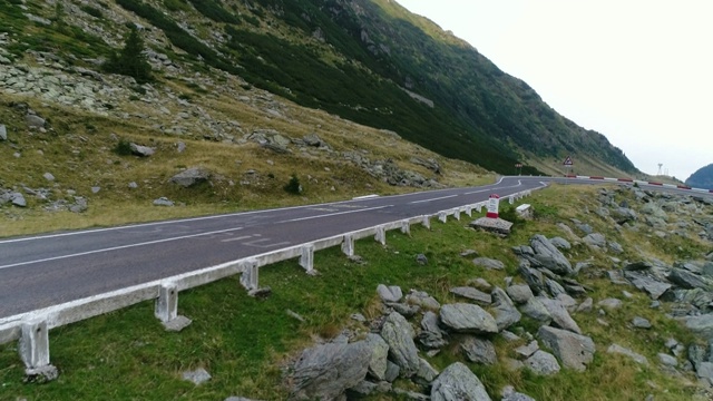 带无人机的山口。Transfagarasan道路。视频下载