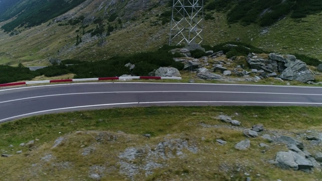 带无人机的山口。Transfagarasan道路。视频素材