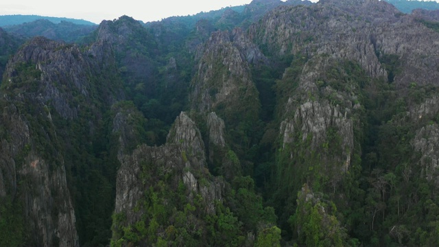 飞越山景4k视频视频素材