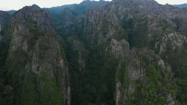 飞越山景4k视频视频素材