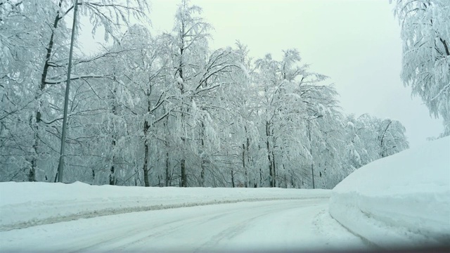 雪开车视频素材