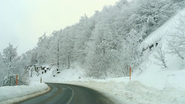 雪开车视频素材