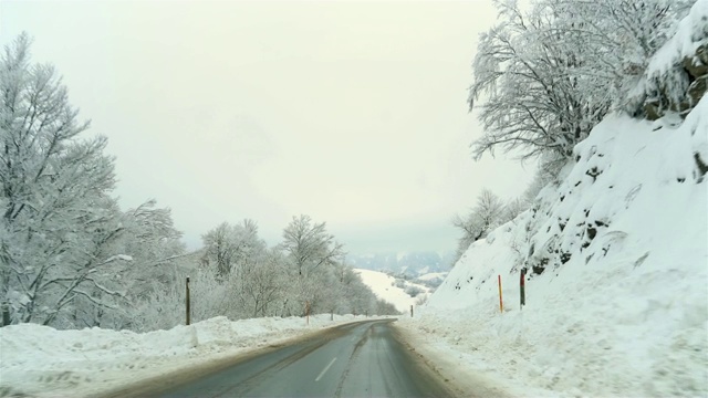 雪开车视频素材