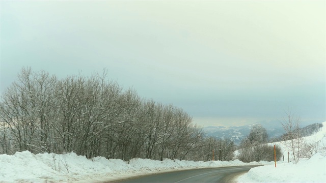 雪开车视频素材