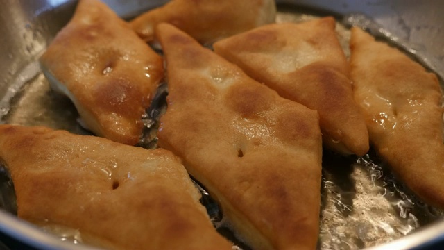 3840X2160 - Dough made Pirozhki arranged in frying pan特写4K 2160p 30fps超高清视频视频素材