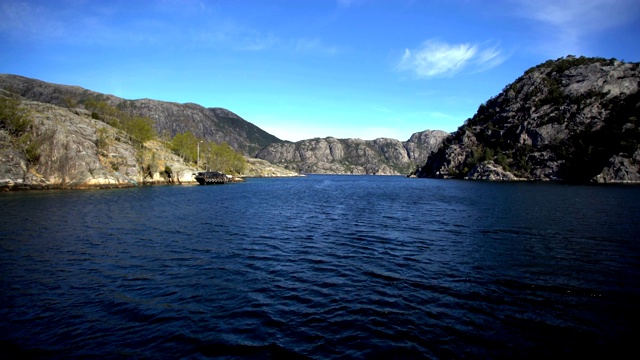 POV航空吕瑟峡湾峡湾挪威海岸线山脉视频素材