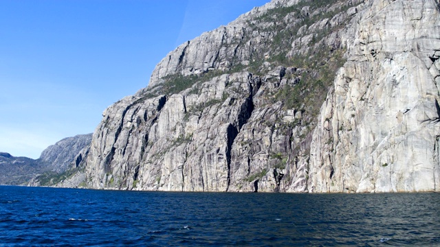 航空吕瑟峡湾和斯堪的那维亚山脉悬崖视频素材