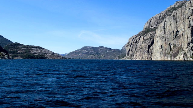 航空吕瑟峡湾和斯堪的那维亚山脉悬崖视频素材