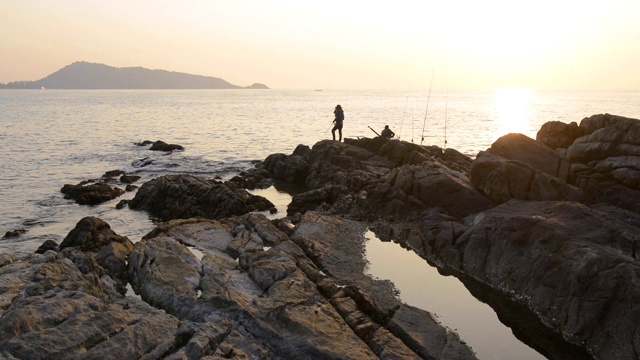 巴东海滩日落，普吉岛，泰国视频素材