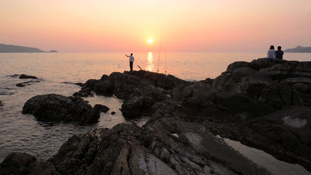 巴东海滩日落，普吉岛，泰国视频素材