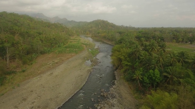 热带景观河流，农民土地视频素材