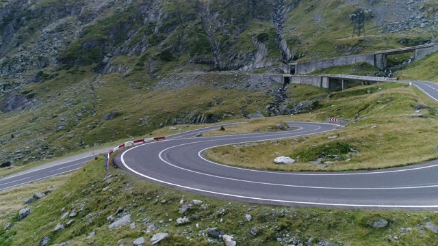 带无人机的山口。Transfagarasan道路。视频下载