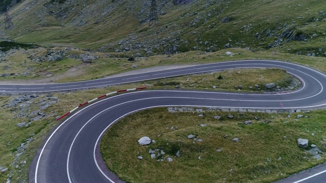 带无人机的山口。Transfagarasan道路。视频素材