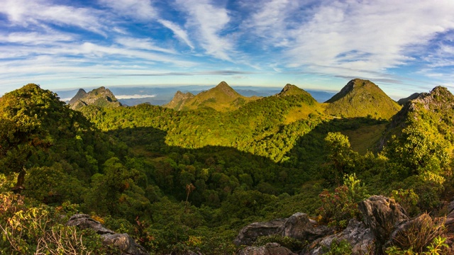 Doi Luang Chiang Dao山地标自然旅游清迈，泰国4K时间流逝视频素材