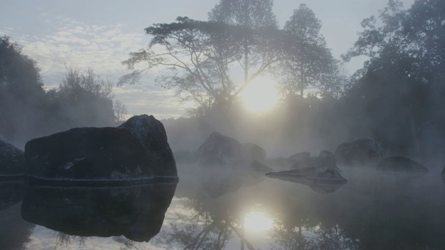 4k，泰国日出的温泉视频素材