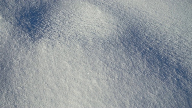 雪景拍摄，在冬天。以雪的形式作为背景。视频素材