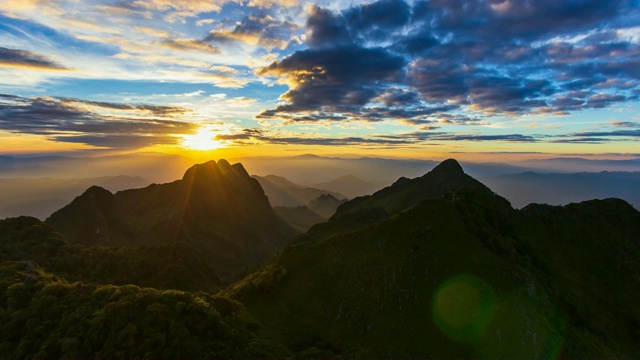 日落Doi琅清岛山地标自然旅游胜地清迈，泰国4K时间流逝视频素材