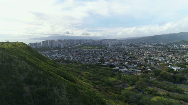 钻石头火山口鸟瞰图，瓦胡岛，夏威夷视频素材