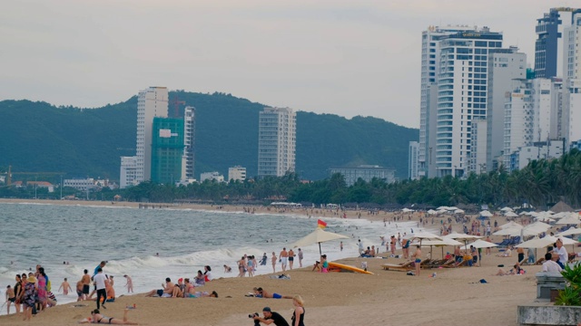 全景沙滩，芽庄市，越南视频素材