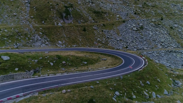 带无人机的山口。Transfagarasan道路。视频素材