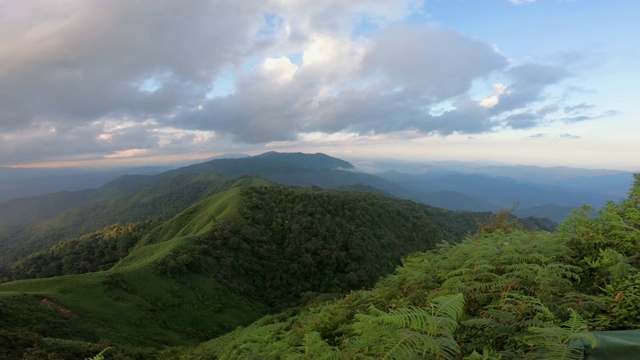 日落时分的山景视频素材