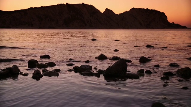 夕阳下的螃蟹视频下载