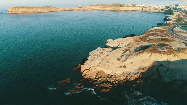 海洋岩石海岸线视频素材