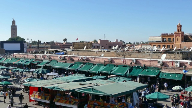 Jemaa el-Fna市场摊位中央广场购物广场马拉喀什摩洛哥视频素材