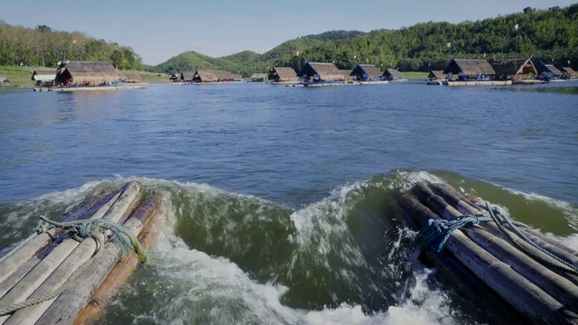 泰国罗伊省怀克拉廷湖竹筏漂流视频素材