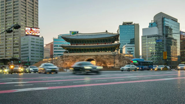 首尔南大门在韩国首尔市的夜晚时光流逝视频素材