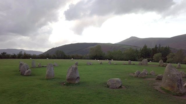 英国湖区Castlerigg Stone Circle的无人机镜头视频素材