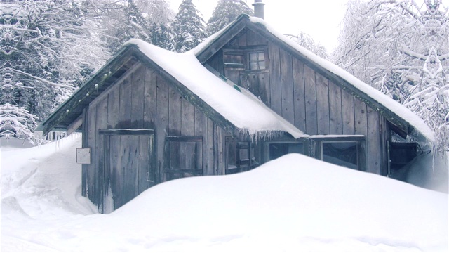 冬天的小屋视频素材