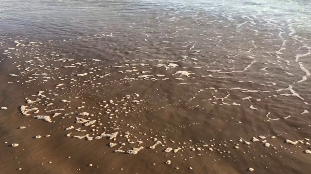 日出时的海浪视频素材