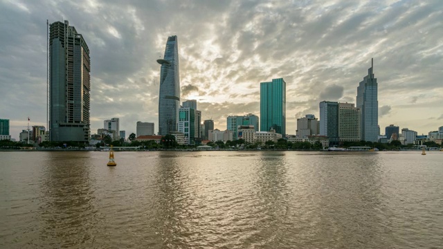 胡志明市的城市景观，天际线和摩天大楼的中心，在胡志明市市中心，越南视频素材