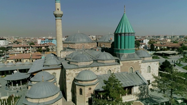 Konya Mevlana清真寺建筑群鸟瞰图4视频素材