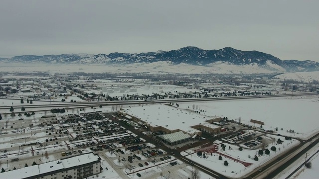 鸟瞰图的雪博兹曼高速公路视频素材